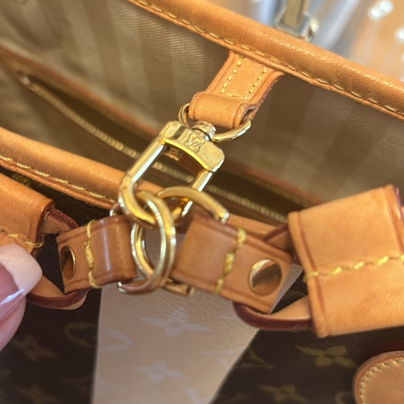 Like NEW LOUIS VUITTON Limited Edition  Monogram Rayures Neverfull MM $5000 - Picture 6 of 11